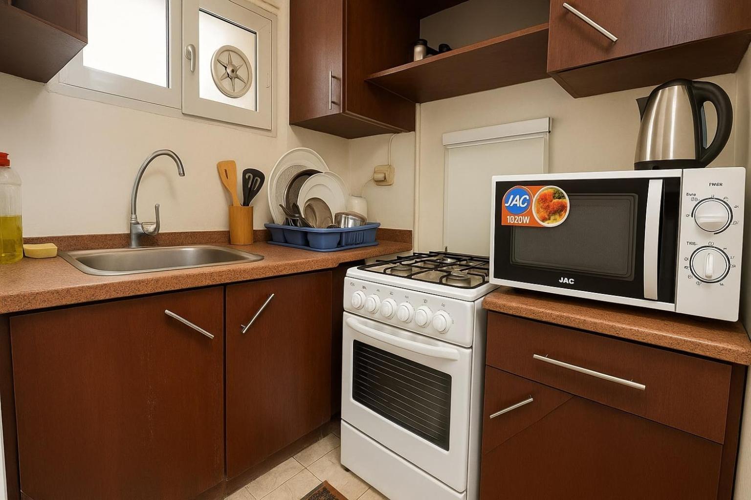 2br Townhouse,bath, Tv, Backyard * Sheikh Zayed City