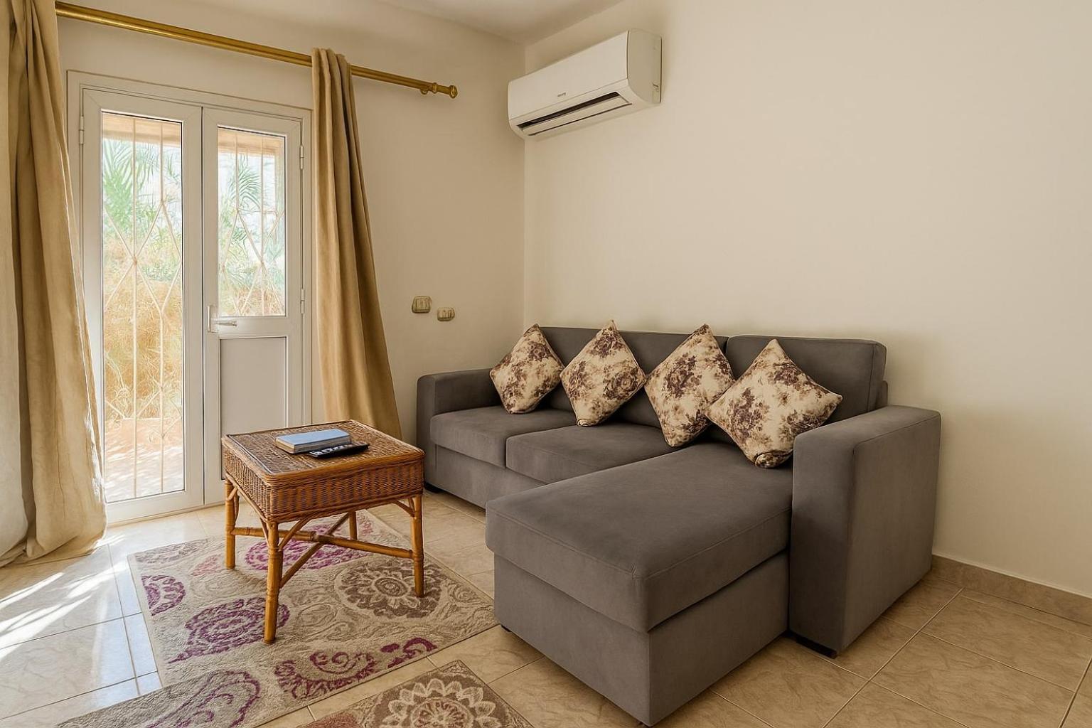 Apartment 2br Townhouse,bath, Tv, Backyard Sheikh Zayed City